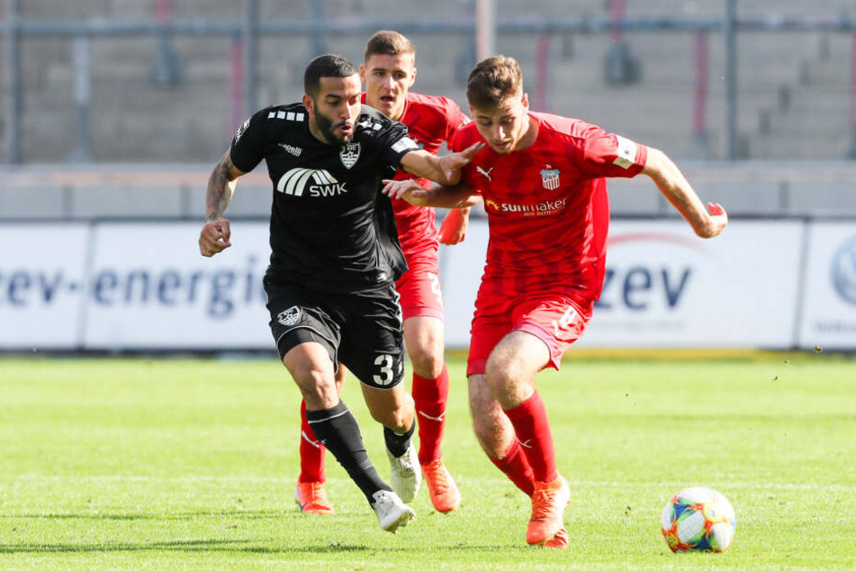 Julius Reinhardt (r.) muss heute gegen Viktoria Köln auf seinen kongenialen Partner Leon Jensen verzichten.