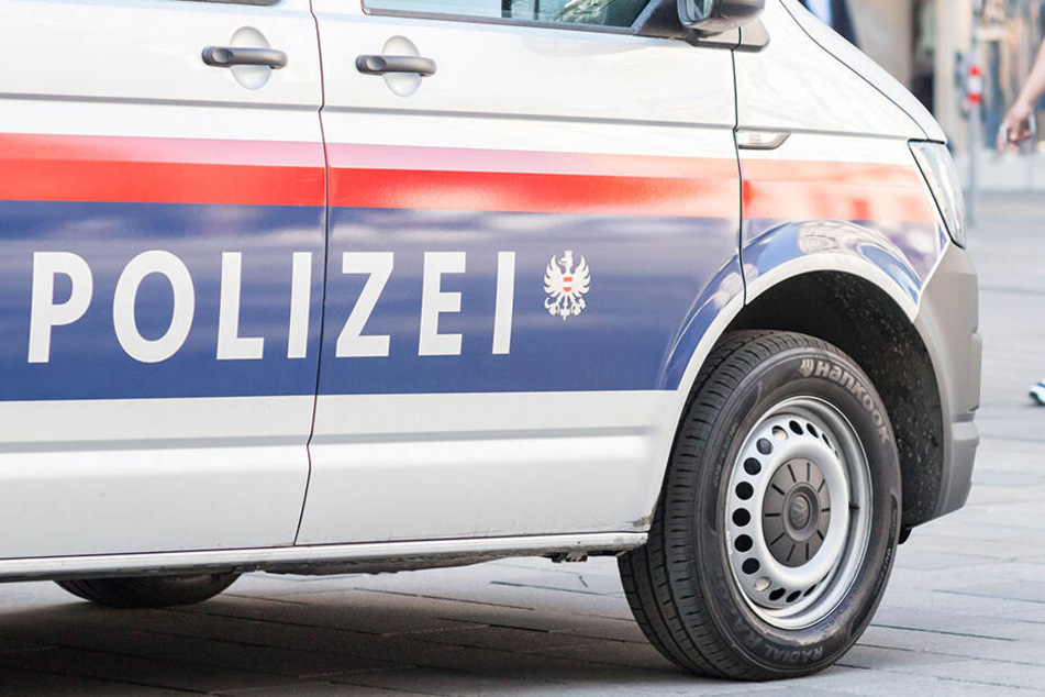 Die Polizei hat eine Großfahndung nach den mutmaßlichen Entführern eingeleitet.