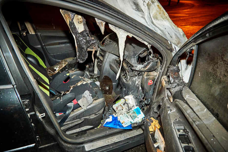 In dem Fahrzeug kann nun niemand mehr fahren.