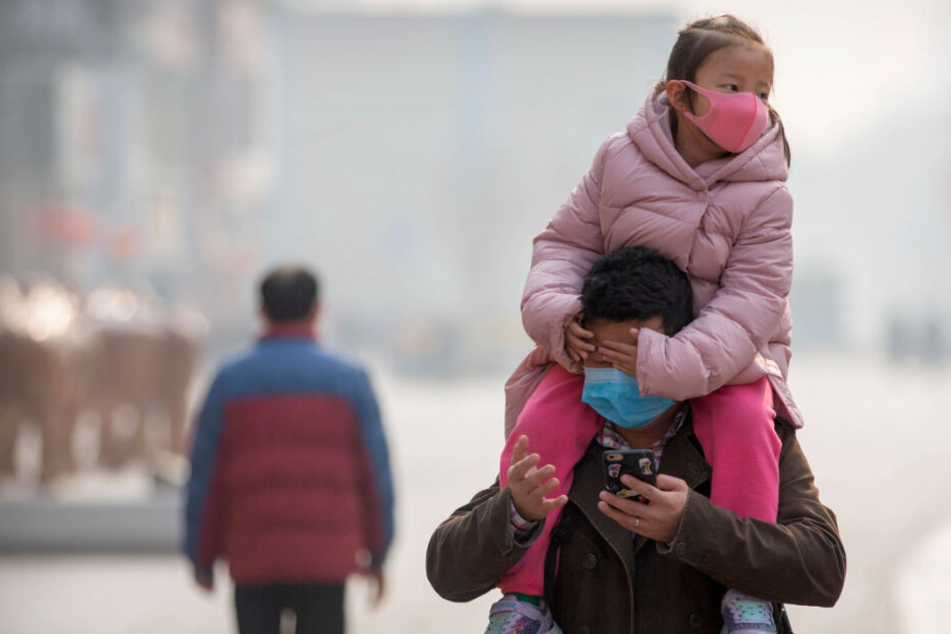 Das Coronavirus hat sich bislang vor allem in China ausgebreitet. Dort gibt es schon jetzt Dutzende Todesopfer und Tausende Infizierte.