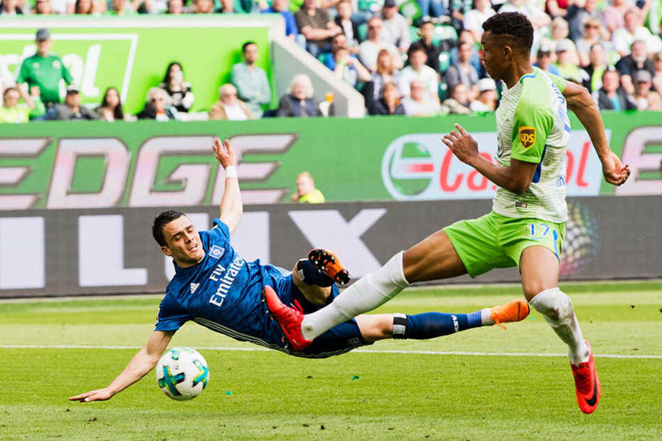 Die Uhr Tickt Noch Hsv Besiegt Den Vfl Wolfsburg Mit 3 1 Tag24