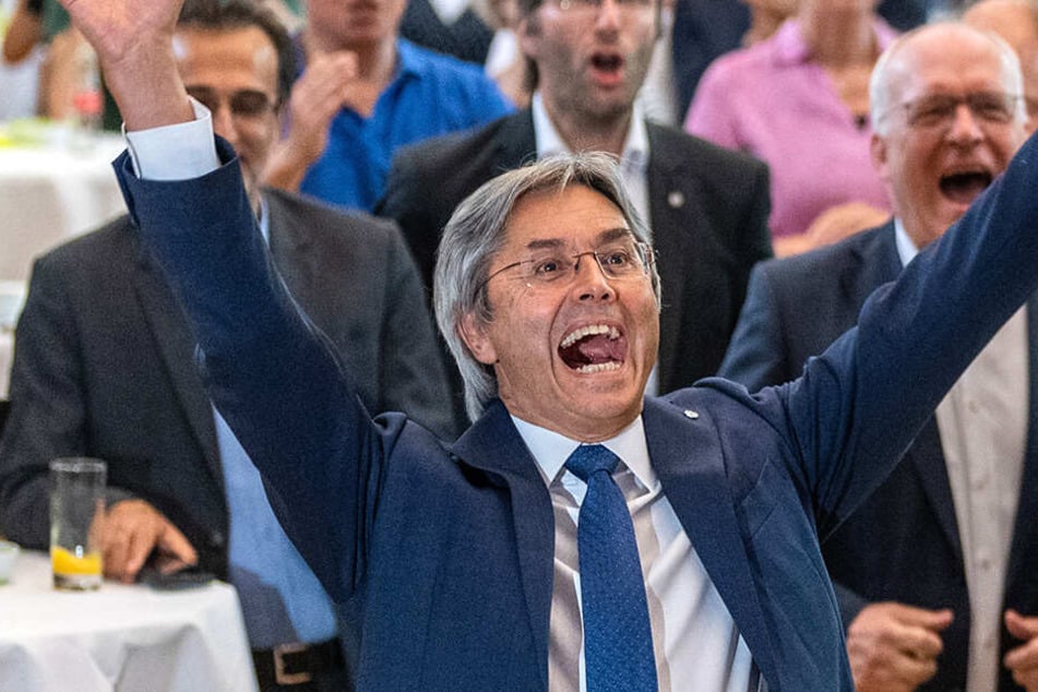Beim Dresdner TU-Rektor Hans Müller-Steinhagen (65) ist die Freude groß.