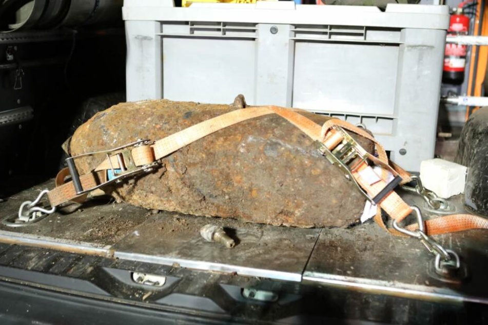 Die entschärfte Bombe wird jetzt zerlegt und entsorgt.
