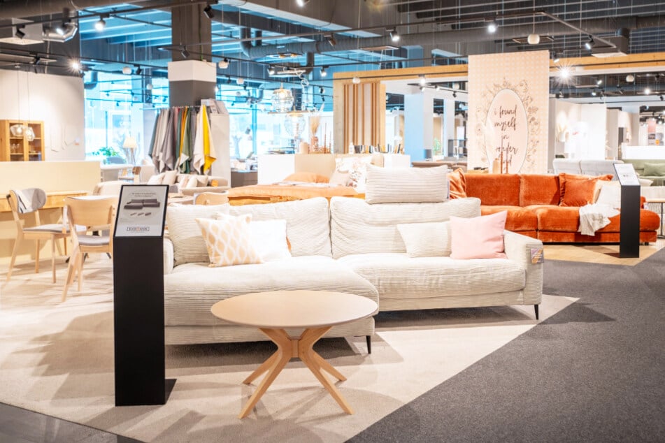 Ob neues Sofa, Couchtisch oder passender Teppich – bei Möbel Ehrmann findet Ihr die schönsten Einrichtungstrends.