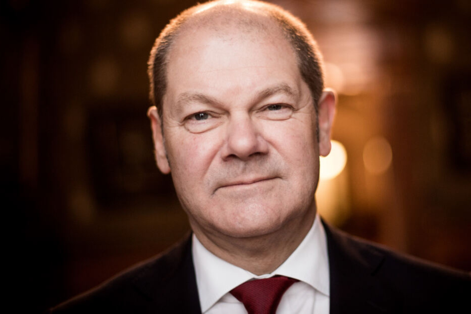 Finanzminister Olaf Scholz (65, SPD) schaut in die Kamera. (Archivbild)