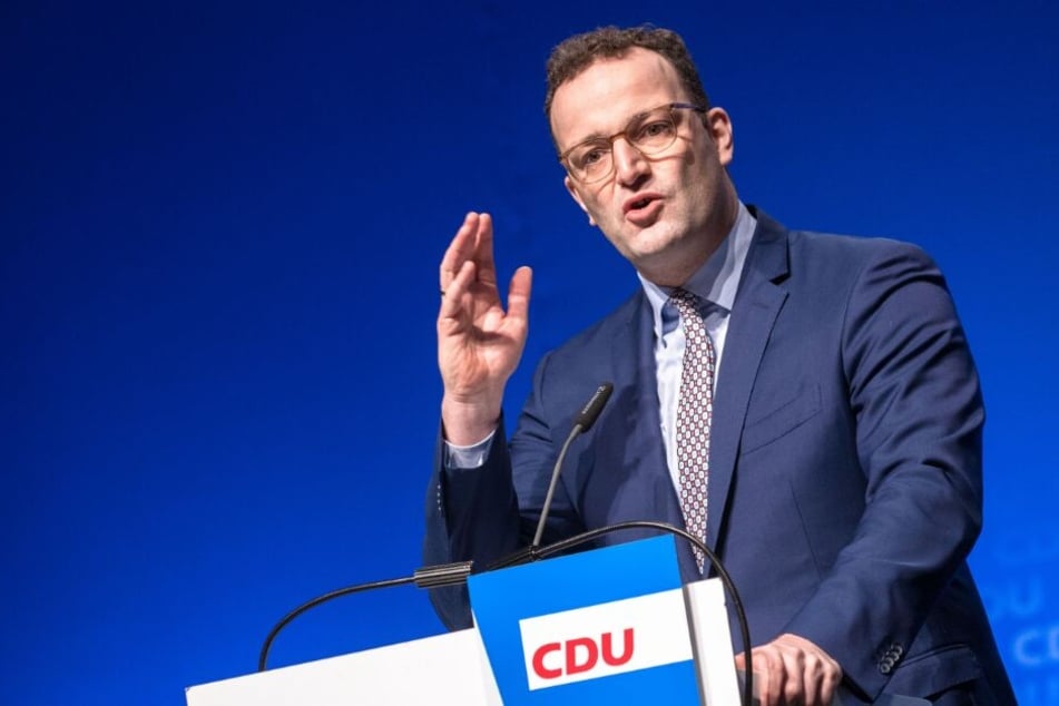 Jens Spahn (CDU), Bundesminister für Gesundheit, spricht auf dem Landesparteitag.