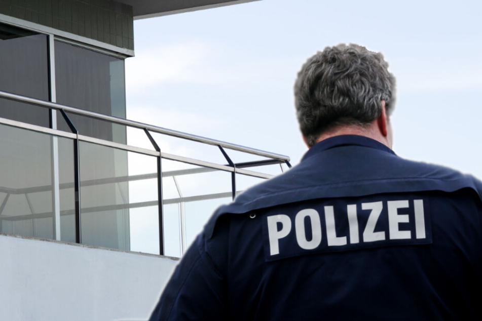 Ein Mitarbeiter der Polizei "schmückte" seinen Balkon mit einer Reichskriegsflagge. (Symbolbild)