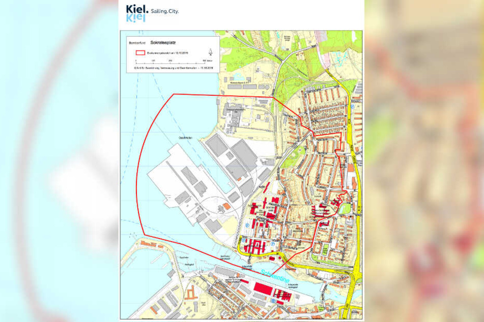Der auf der Karte rot umrandete Bereich der Stadt Kiel muss am Samstag evakuiert werden.