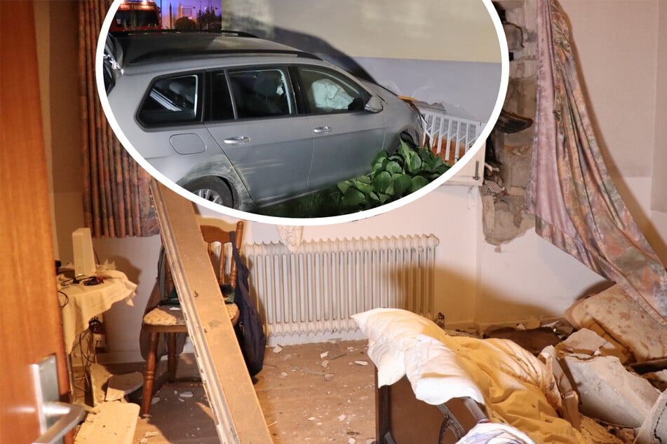 Fahranfänger gibt Gas und kracht in Hauswand: 45.000 Euro Schaden
