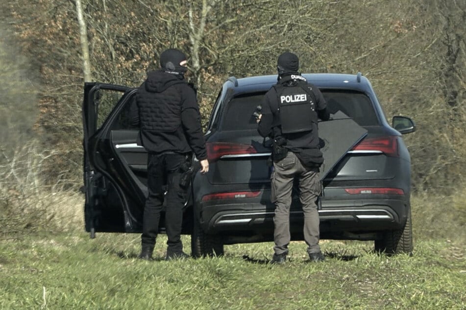 Die Person war mit diesem Wagen unterwegs. Der Golf sowie die Kennzeichen stammten aus Diebstählen.