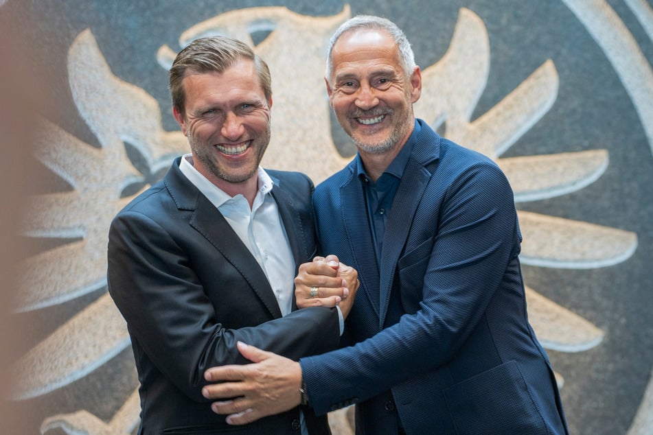 So gut wie bei der Einstellung von Neu-Trainer Adi Hütter (56, r.) soll das Verhältnis zwischen eben jenem und Markus Krösche nicht mehr sein.