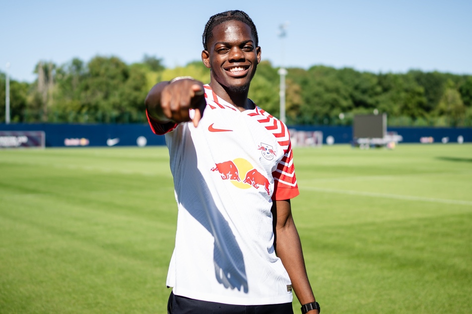 Castello Lukeba (20) hat bei RB Leipzig unterschrieben.