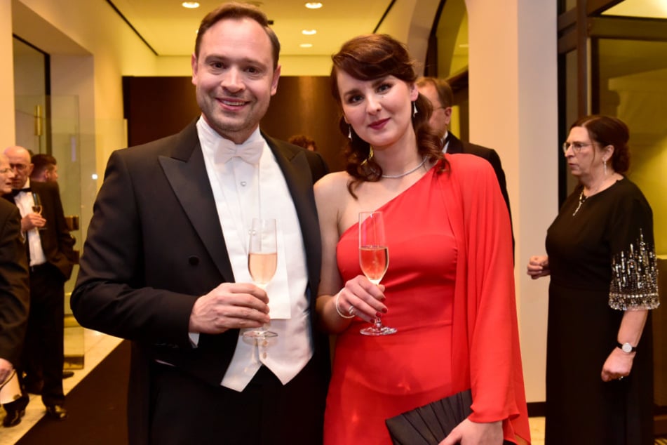 Landtagspräsident Alexander Dierks (38, CDU) mit seiner Partnerin Anastasia Bass.