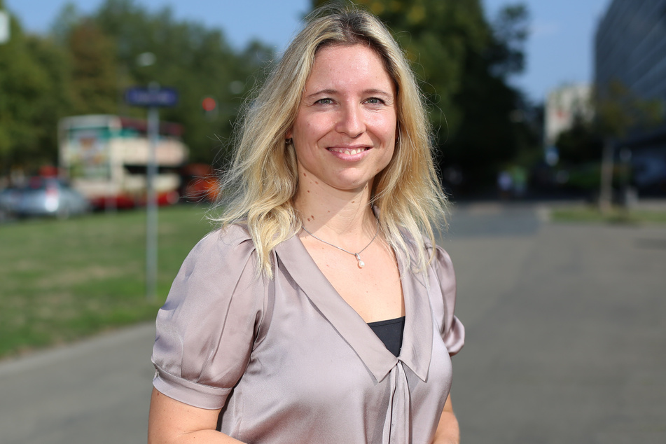 Ina Helzig (38) vom Klimaschutzstab der Stadt arbeitet daran, Dresden klimaneutral zu machen.