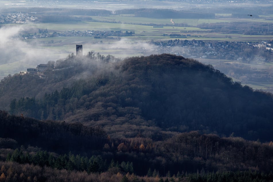 Im Zuge einer Klettertour hatte ein Zeuge die Überreste des Toten kurz vor Weihnachten unterhalb des Plateaus am Drachenfels entdeckt. (Archivbild)