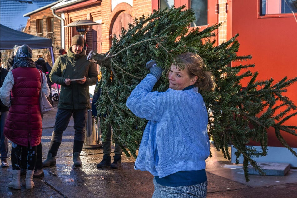 Auch die Damen der Schöpfung haben bei dem kuriosen Wettbewerb mitgemacht.