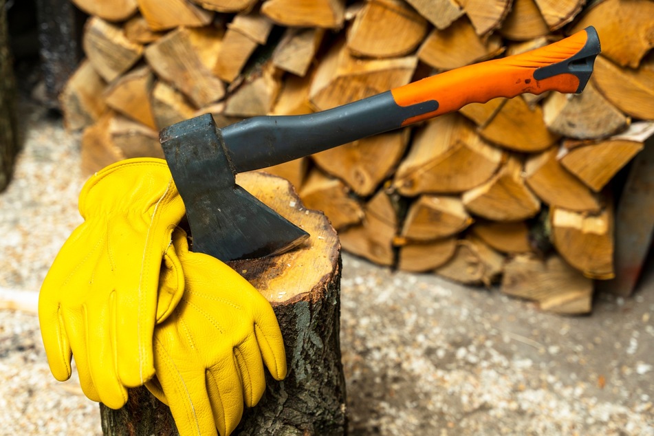 Robuste Gartenhandschuhe schützen vor Blessuren durch die Gartenarbeit mit Werkzeugen.