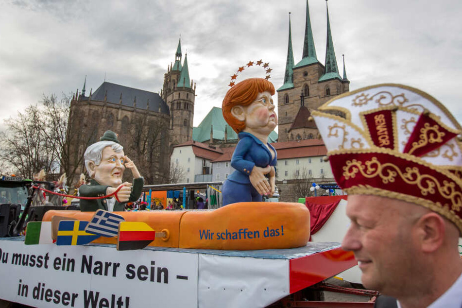 Thomas Kemmerich (re.) 2016 beim Karnevalsumzug in Erfurt.