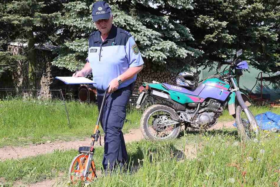 Im Glashütter Ortsteil Oberfrauendorf wurde ein toter Motorradfahrer auf einem Feldweg entdeckt.