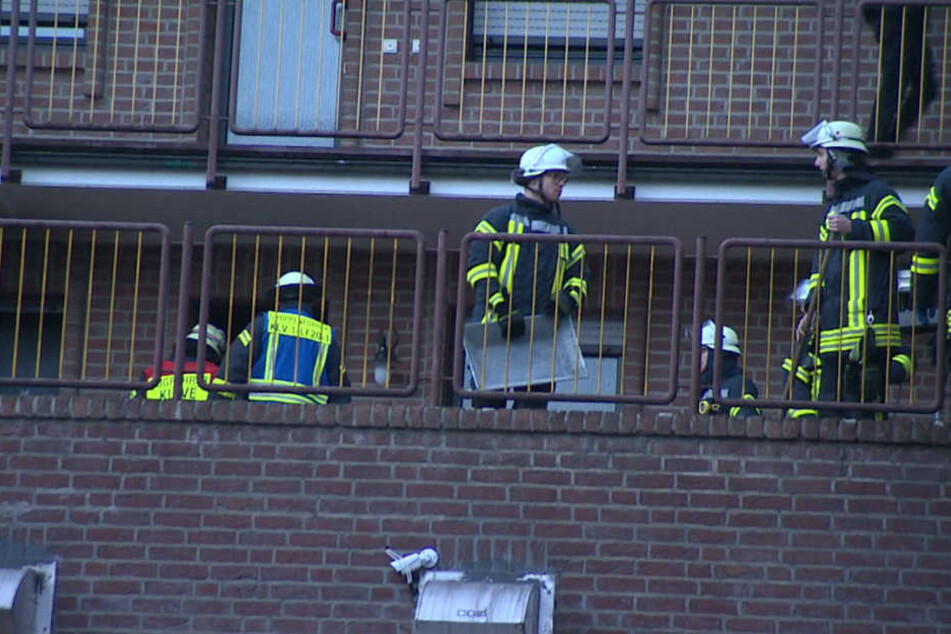 Die Kameraden der Feuerwehr beim Einsatz.