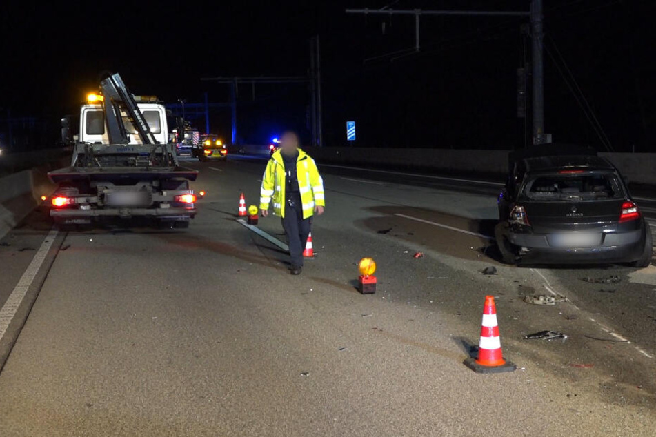 Eine Ölspur zog sich über die Fahrbahn.