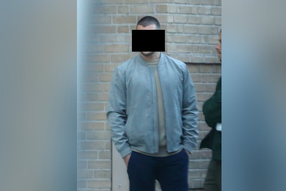 Rene S. (29) fuhr im Volvo laut Anklage einen Dynamo-Fan an.