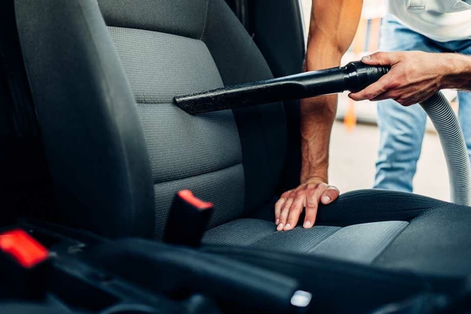 Typische Sisyphos-Arbeit: Vor Kinderfahrten das Auto reinigen.