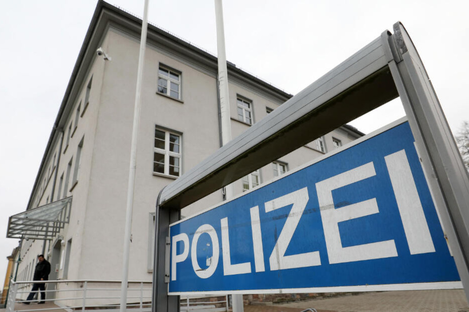 Das Polizeigebäude in Pasewalk, aus dem der tatverdächtige Stiefvater nach dem gewaltsamen Tod eines sechsjährigen Mädchens fliehen konnte