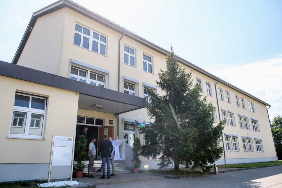 Das Landesamt für Asyl und Rückführungen im Transitzentrum Manching soll zur Beschleunigung der Asylverfahren beitragen.