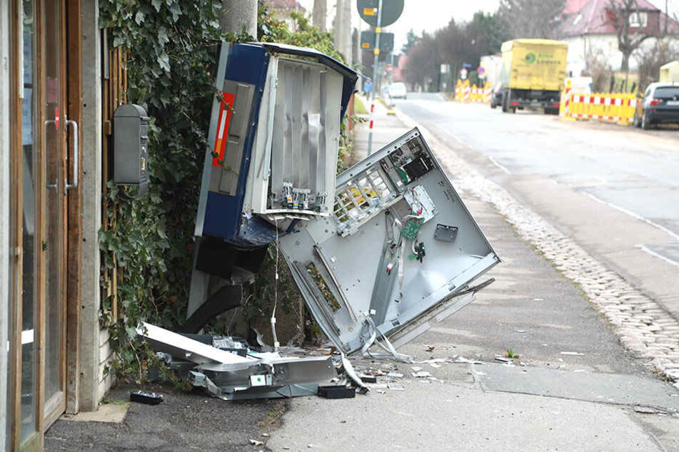 In Dresden-Omsewitz wurde ein Zigarettenautomat aufgesprengt.