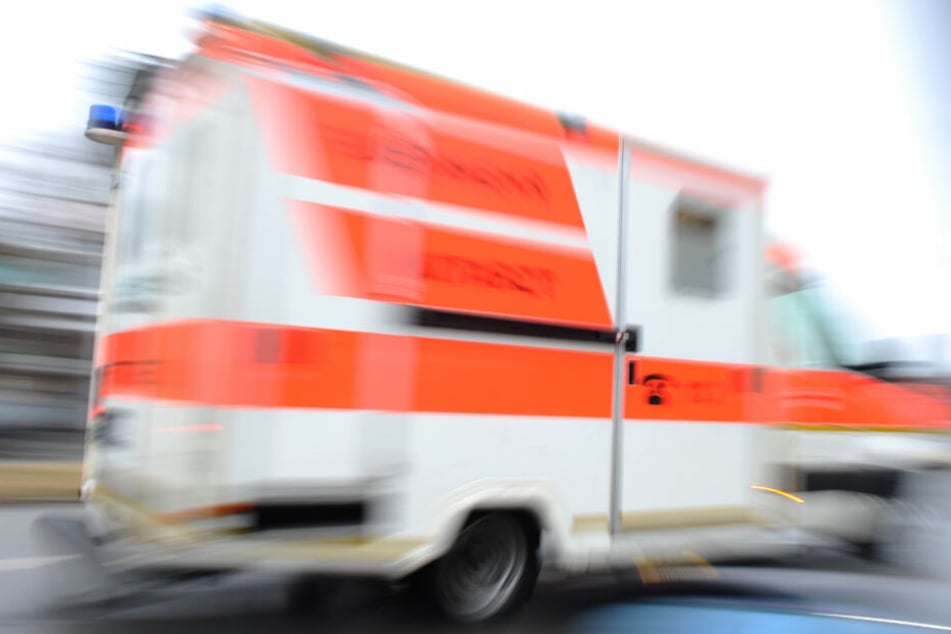 Der Verletzte wurde in ein Krankenhaus gebracht (Symbolfoto).