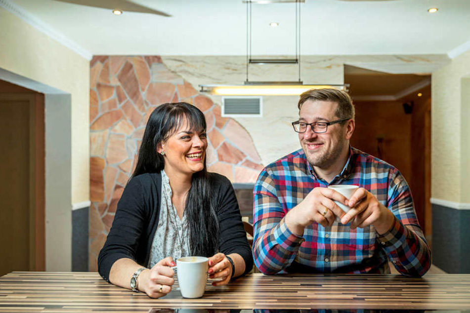 Gemeinsames Frühstück? Eher selten bei Romy (29) und Rico (36). Noch lebt das
TV-Ehepaar wegen der Jobs getrennt.