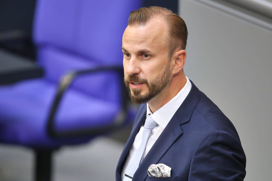 Der AfD-Bundestagsabgeordnete Tobias Teich (41) will auch die ersten beiden Strophen des Deutschlandlieds wieder mitsingen. (Archivbild)