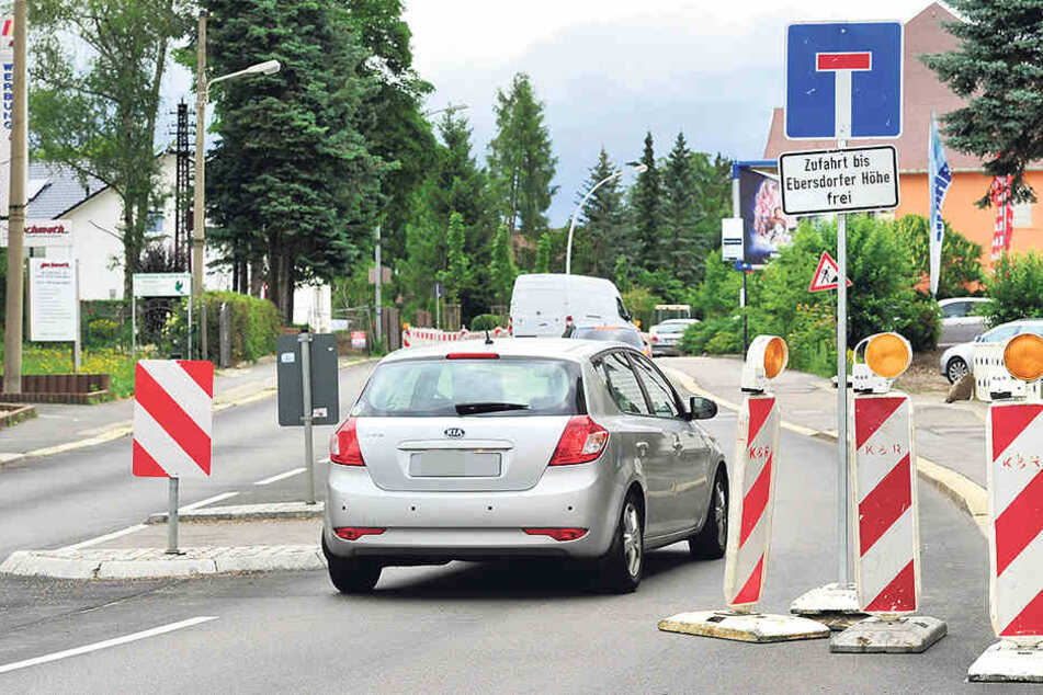 Die Frankenberger Straße ist ab der Ebersdorfer Höhe stadtauswärts voll
gesperrt.