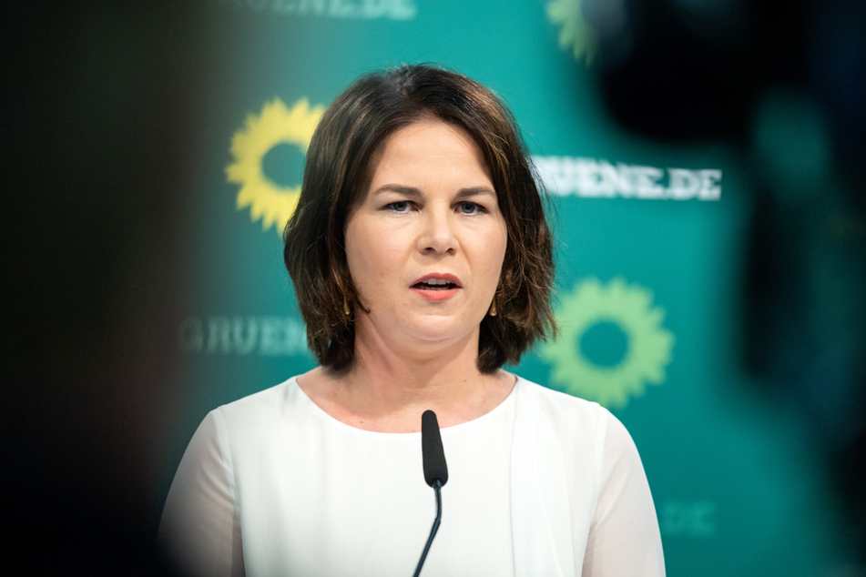 Nach dem Ärger um ihr Buch sollte alles besser werden. Stattdessen muss Annalena Baerbock (40, Die Grünen) schon wieder Nachmeldungen vornehmen.