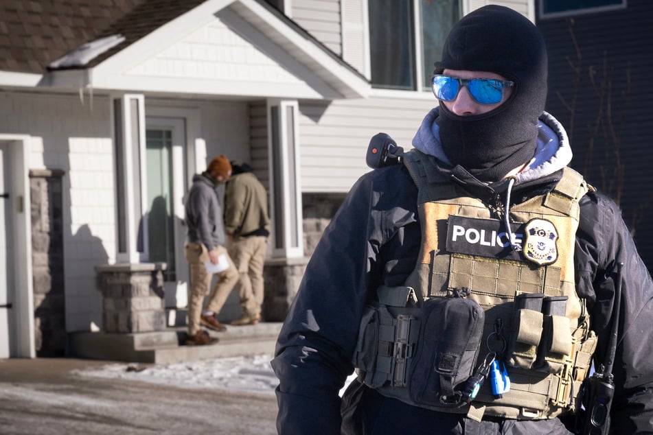 Minneapolis activists join forces to track ICE after recent killings