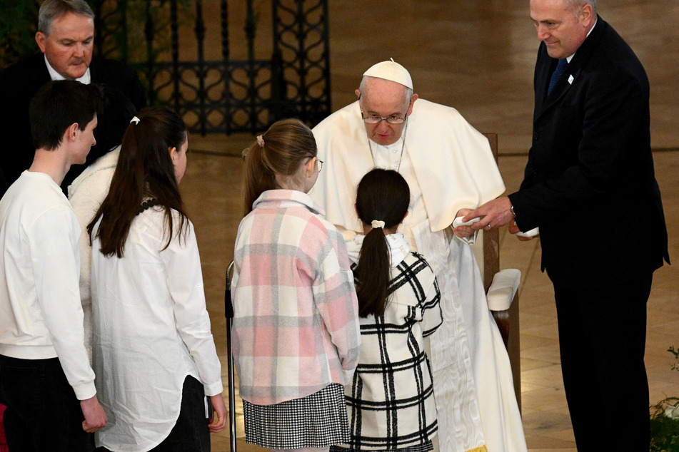 Papst Franziskus bei seinem Besuch in der Budapester Elisabethkirche.