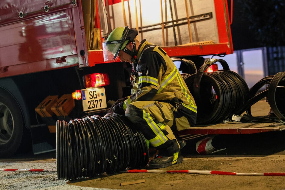 Feuerwehr und Rettungsdienst waren mit insgesamt 14 Einsatzkräften vor Ort.