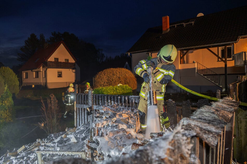 Vom Holzschuppen blieb nicht mehr viel übrig.