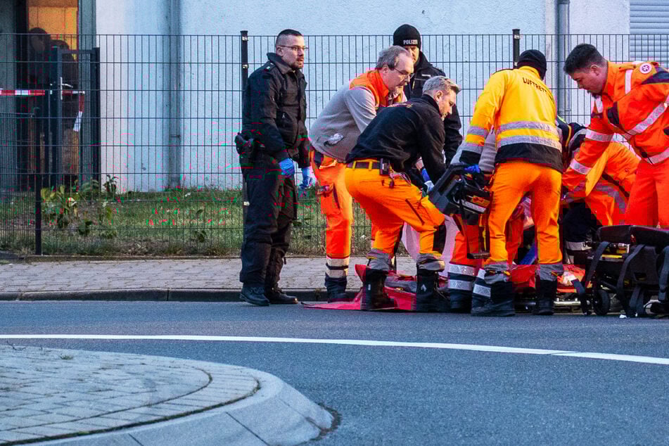 Böller in Hand explodiert! Junge mit Hubschrauber in Klinik geflogen