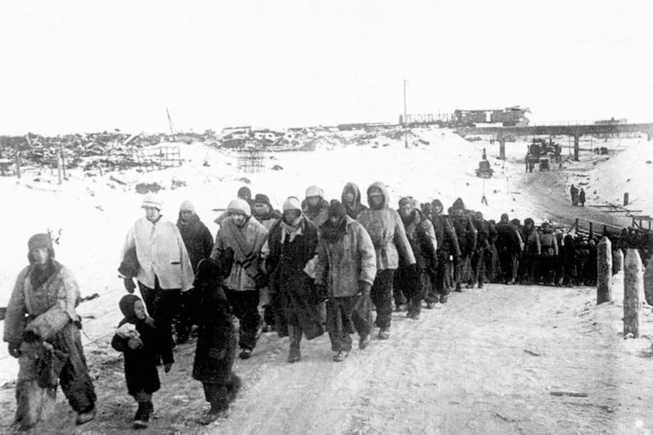 Plötzlich war der Kontakt abgebrochen: Noch heute wird nach dem Schicksal von Soldaten der Schlacht von Stalingrad an der Ostfront des Zweiten Weltkriegs gesucht.