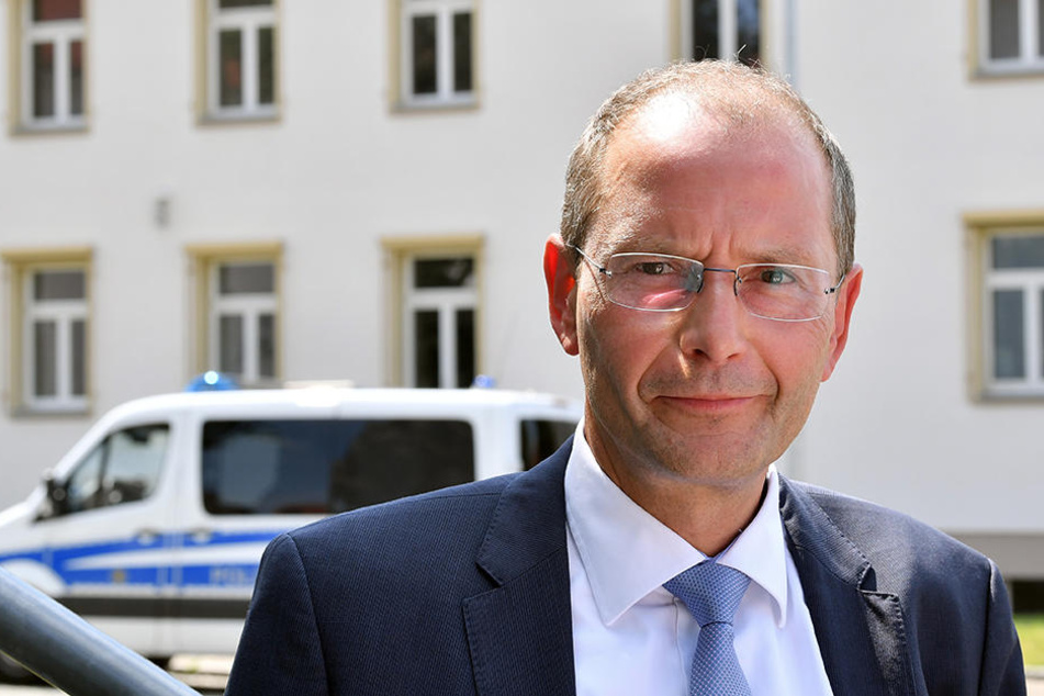 Innenminister Markus Ulbig (CDU) will nicht auf die Verbotszonen als Mittel der Eskalation verzichten.