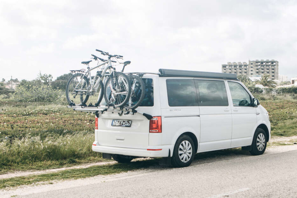 Ein Transporter war das Ziel der Diebesbande (Symbolbild).