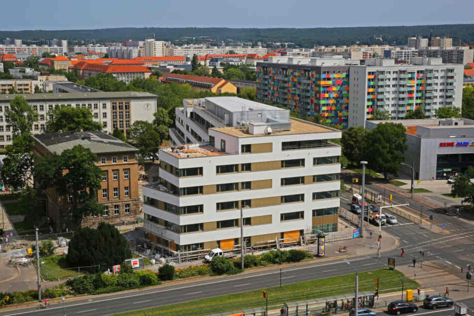 So sieht das neue große Ausbildungs- und Studiengebäude am Straßburger Platz
aus.