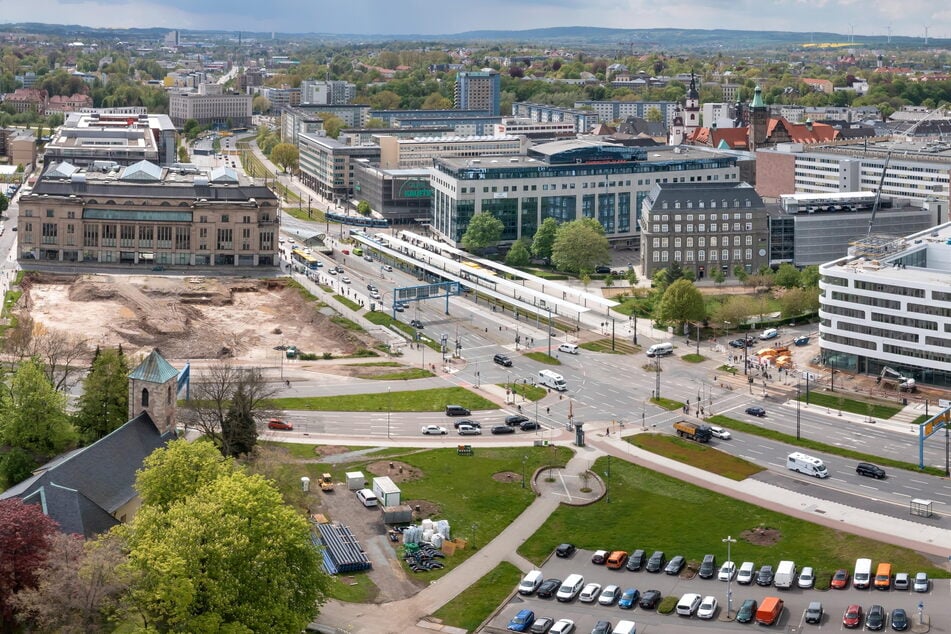 Die Bahnhofstraße wird ab Dienstag zur Dauerbaustelle. In einem Großprojekt bekommt ihr Verkehrsraum bis 2022 ein neues Gesicht.
