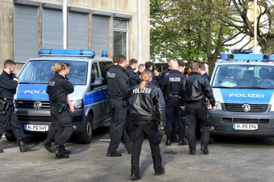 Mehrere Clan-Mitglieder konnten von der Polizei gestellt werden. (Symbolbild)