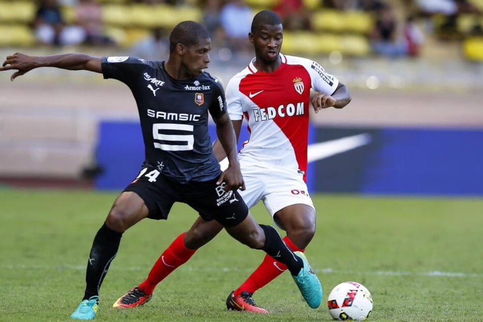 Im Sommer könnte Rechtsverteidiger Almamy Touré (Re.) ablösefrei von der AS Monaco zur Eintracht wechseln.