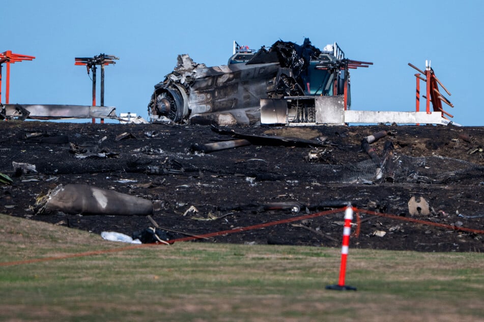 Am Dienstagnachmittag war der F-16-Kampfjet abgestürzt und wurde vollständig zerstört. Der Pilot hatte sich mit dem Schleudersitz retten können.