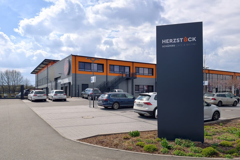 Das Unternehmen "Schäfers Backstube" hat 263 Mitarbeiter.