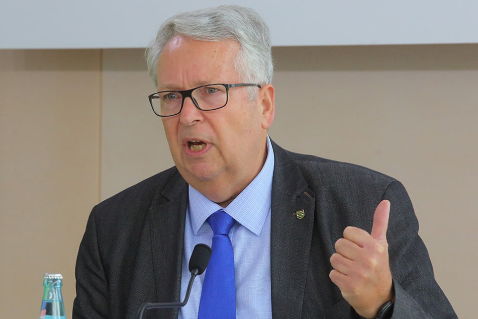 Wunschkandidat von Ministerpräsident Michael Kretschmer (43, CDU): Geert Mackenroth (68, CDU).